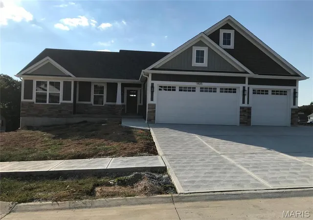 2nd image of 1605 Sugar Creek Dr, Festus, MO 63028 | MLS# MIS25004962