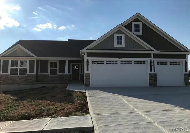 3rd image of 1605 Sugar Creek Dr, Festus, MO 63028 | MLS# MIS25004962