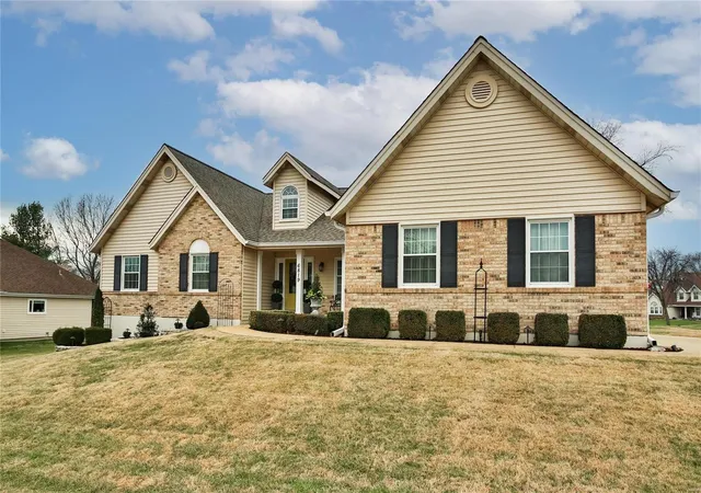 Photo 2 of Single Family Residence at 6819 Coffee Springs Dr, Saint Louis, MO 63129 | MLS# MIS25004972 | | Sold on 2025-03-26