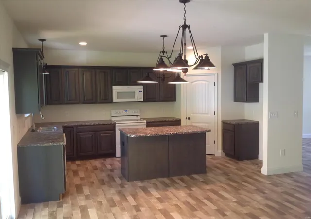 5th image of 1607 Sugar Creek Dr, Festus, MO 63028 | MLS# MIS25004994