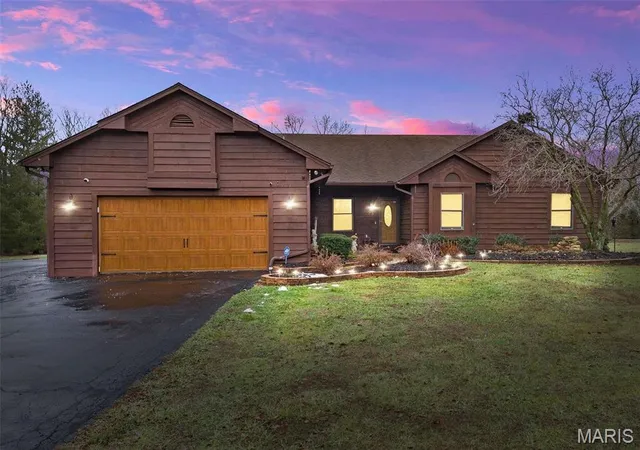 Photo 1 of Single Family Residence at 23 Falling Leaf Dr, Lake Saint Louis, MO 63367 | MLS# MIS25005060 |  | Sold on 2025-07-11