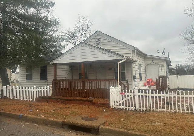 Photo 4 of Single Family Residence at 7601 Alabama Ave, Saint Louis, MO 63111 | MLS# MIS25005105 |  | Sold on 2025-04-18