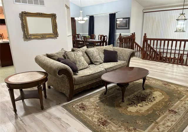 Photo 4 of Single Family Residence at 18 Bristol Valley Ct, Saint Peters, MO 63376 | MLS# MIS25005147 | | Sold on 2025-03-26