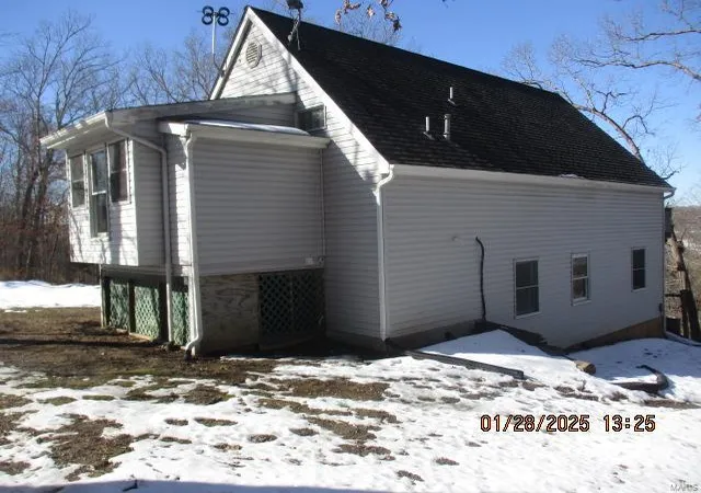 Photo 5 of Single Family Residence at 7163 State Road Uu, Fulton, MO 65251 | MLS# MIS25005151 | | Sold on 2025-04-14