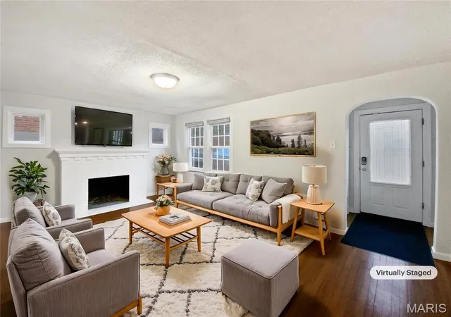 Photo 2 of Single Family Residence at 515 Carson Rd, Saint Louis, MO 63135 | MLS# MIS25005219 | | Sold on 2025-07-16