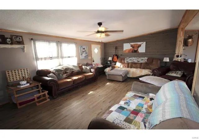 Photo 3 of Single Family Residence at 2086 County Road 137, Wasola, MO 65773 | MLS# MIS25005250 | | Sold on 2025-07-16