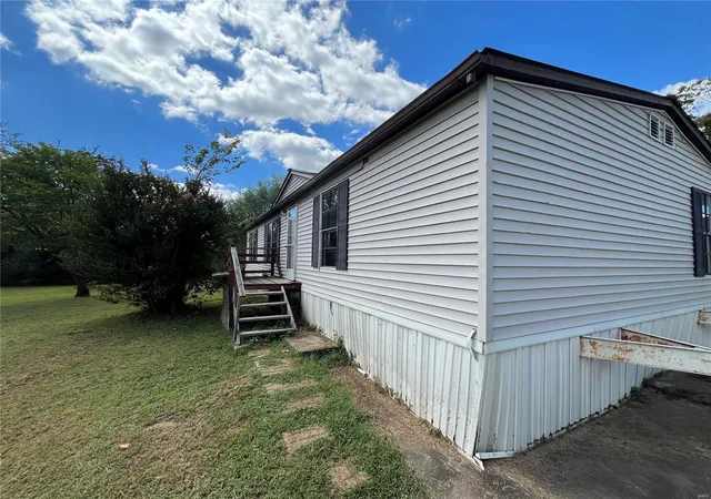 Photo 4 of Single Family Residence at 1124 Madison 271, Fredericktown, MO 63645 | MLS# MIS25005326 |  | Sold on 2025-03-28