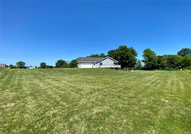 Photo 4 of Single Family Residence at 5 Golden Oak Ct, Montgomery City, MO 63361 | MLS# MIS25005329 | | Sold on 2025-05-07