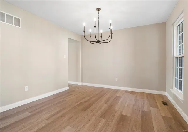Photo 4 of Single Family Residence at 4859 Forder Oaks Ct, Saint Louis, MO 63129 | MLS# MIS25005393 |  | Sold on 2025-04-11