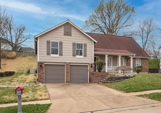 Photo 1 of Single Family Residence at 3628 Whispering Ridge Ln, Saint Louis, MO 63129 | MLS# MIS25005394 |  | Sold on 2025-04-17