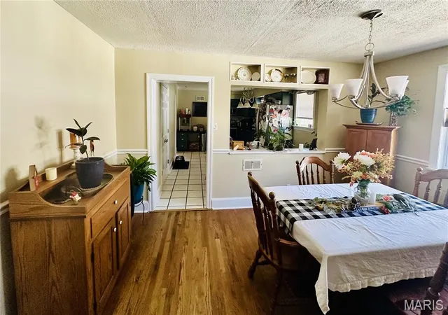 Photo 4 of Single Family Residence at 125 Hull Ave, Saint Louis, MO 63119 | MLS# MIS25005416 | | Sold on 2025-07-11