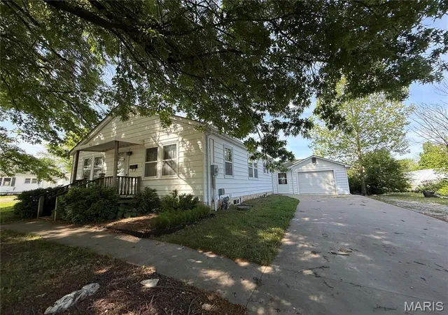 Photo 2 of Single Family Residence at 509 & 511 E Hudson St, Wellsville, MO 63384 | MLS# MIS25005427 |  | Sold on 2025-09-04