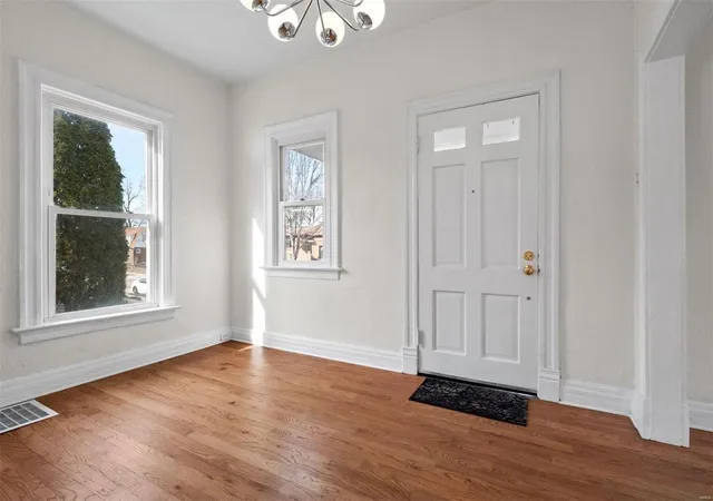 Photo 4 of Single Family Residence at 7464 Wise Ave, Saint Louis, MO 63117 | MLS# MIS25005521 | | Sold on 2025-03-24