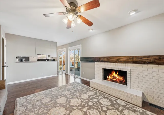 Photo 4 of Single Family Residence at 10 Parliament Sq, Saint Peters, MO 63376 | MLS# MIS25005839 |  | Sold on 2025-05-15