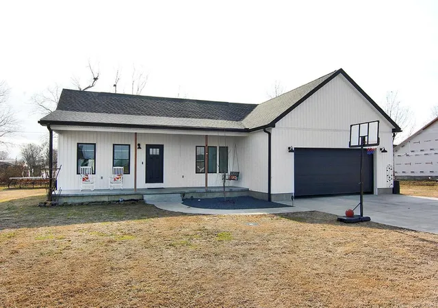 Photo 2 of Single Family Residence at 114 Emerald, Advance, MO 63730 | MLS# MIS25006040 |  | Sold on 2025-03-13
