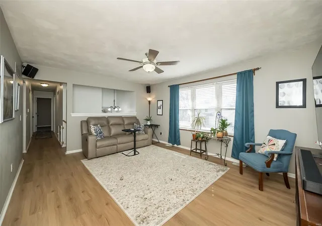 Photo 4 of Single Family Residence at 404 Sutters Mill Rd, Saint Peters, MO 63376 | MLS# MIS25006100 | | Sold on 2025-04-03