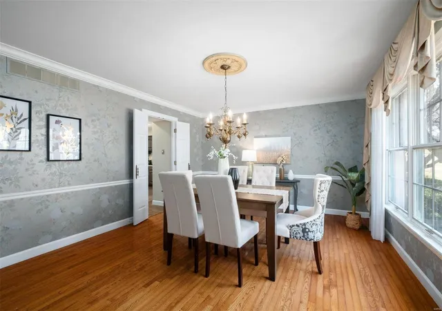 Photo 3 of Single Family Residence at 134 Pinehurst Estates Dr, Saint Louis, MO 63141 | MLS# MIS25006112 |  | Sold on 2025-04-18