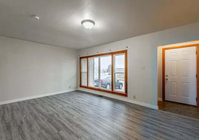 Photo 4 of Single Family Residence at 612 Kiefer St, Sainte Genevieve, MO 63670 | MLS# MIS25006343 | | Sold on 2025-05-02