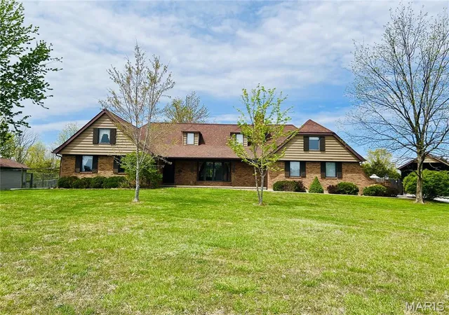 Photo 2 of Single Family Residence at 34128 Monroe Road 480, Stoutsville, MO 65283 | MLS# MIS25006384 | | Sold on 2025-12-05