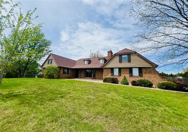 Photo 5 of Single Family Residence at 34128 Monroe Road 480, Stoutsville, MO 65283 | MLS# MIS25006384 | | Sold on 2025-12-05