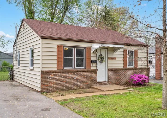 Photo 1 of Single Family Residence at 9432 Minerva Ave, Saint Louis, MO 63114 | MLS# MIS25006488 | | Sold on 2025-05-30
