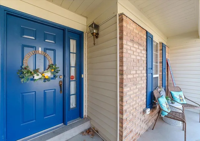 Photo 3 of Single Family Residence at 4124 Tiffany Trail Ct, Saint Louis, MO 63129 | MLS# MIS25006563 |  | Sold on 2025-03-10