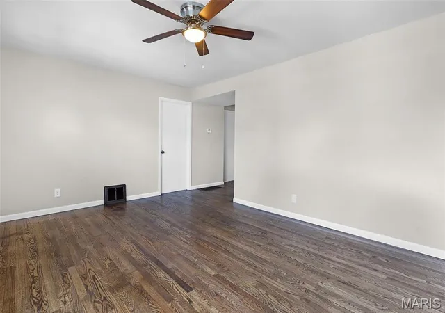 Photo 5 of Single Family Residence at 3229 Suncrest Ave, Saint Louis, MO 63114 | MLS# MIS25006565 | | Sold on 2025-06-11