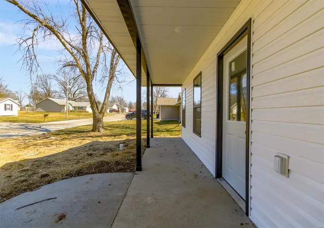 Photo 3 of Single Family Residence at 4306 Rivers Dr, Mexico, MO 65265 | MLS# MIS25007105 | | Sold on 2025-06-12