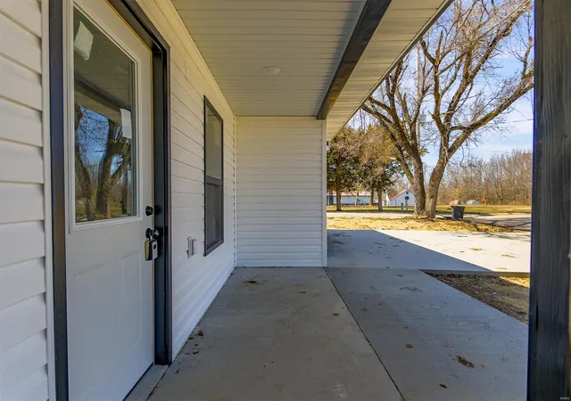 Photo 4 of Single Family Residence at 4306 Rivers Dr, Mexico, MO 65265 | MLS# MIS25007105 | | Sold on 2025-06-12