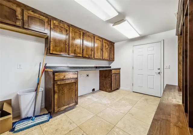 Photo 3 of Single Family Residence at 304 Bumper Hill Rd, Camdenton, MO 65020 | MLS# MIS25007178 | | Sold on 2025-03-20