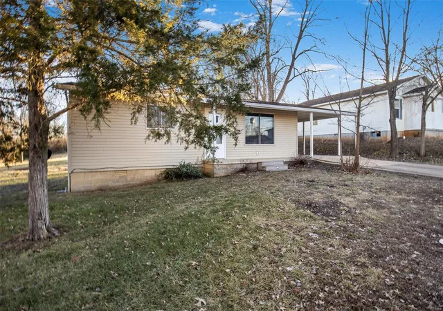 Photo 4 of Single Family Residence at 115 East Marvin, Fredericktown, MO 63645 | MLS# MIS25007188 |  | Sold on 2025-04-04