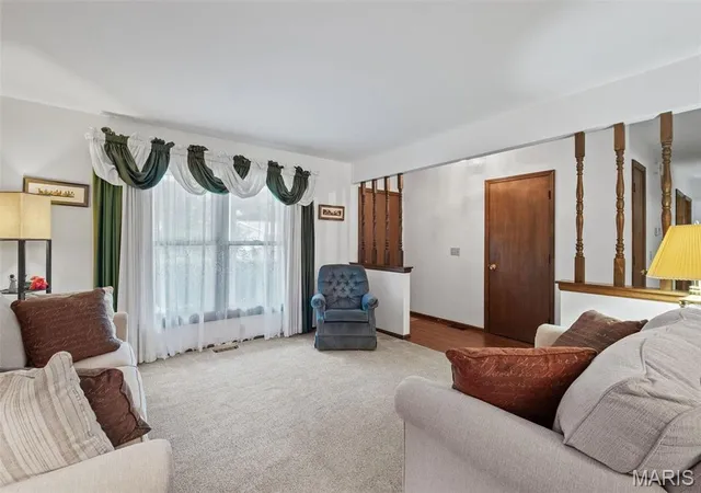 Photo 2 of Single Family Residence at 733 Mayer Dr, Saint Charles, MO 63301 | MLS# MIS25007192 |  | Sold on 2025-03-25