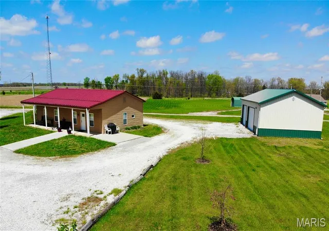 Photo 1 of Single Family Residence at 24226 Hwy 107, Stoutsville, MO 65283 | MLS# MIS25007266 | | Sold on 2025-08-01