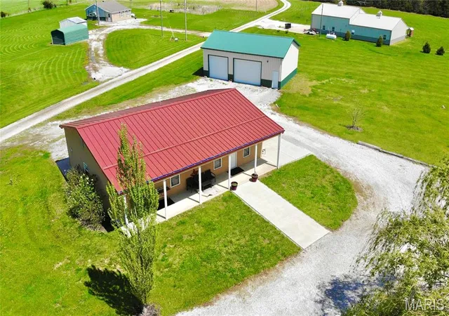 Photo 2 of Single Family Residence at 24226 Hwy 107, Stoutsville, MO 65283 | MLS# MIS25007266 | | Sold on 2025-08-01