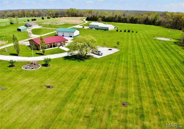 Photo 3 of Single Family Residence at 24226 Hwy 107, Stoutsville, MO 65283 | MLS# MIS25007266 | | Sold on 2025-08-01