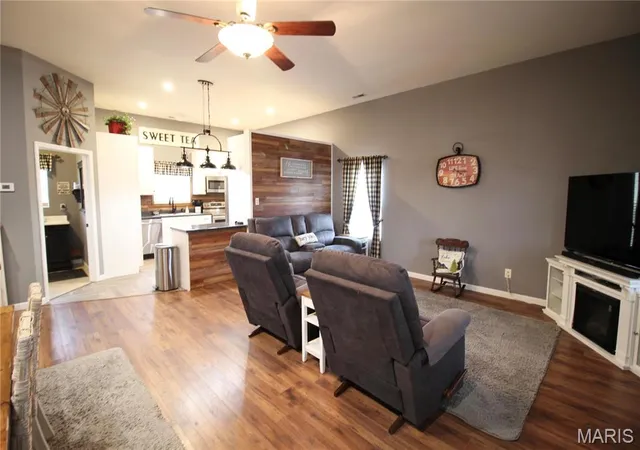 Photo 5 of Single Family Residence at 24226 Hwy 107, Stoutsville, MO 65283 | MLS# MIS25007266 | | Sold on 2025-08-01