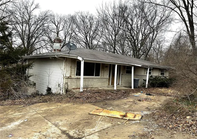 Single Family Residence at 25 Big Oak Dr, Saint Peters, MO 63376 | MLS# MIS25007443 | | Sold on 2025-03-25