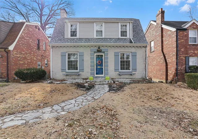 Photo 1 of Single Family Residence at 7718 Saint Albans Ave, St. Louis, MO 63117 | MLS# MIS25007590 | | Sold on 2025-02-19