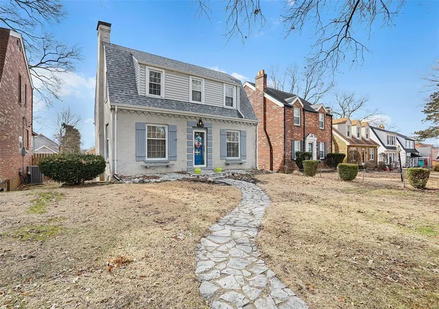 Photo 2 of Single Family Residence at 7718 Saint Albans Ave, St. Louis, MO 63117 | MLS# MIS25007590 | | Sold on 2025-02-19
