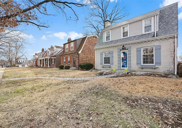 Photo 3 of Single Family Residence at 7718 Saint Albans Ave, St. Louis, MO 63117 | MLS# MIS25007590 | | Sold on 2025-02-19