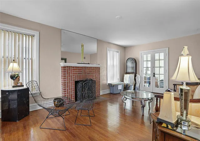 Photo 5 of Single Family Residence at 7718 Saint Albans Ave, St. Louis, MO 63117 | MLS# MIS25007590 | | Sold on 2025-02-19
