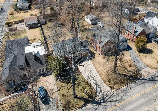 Photo 1 of Single Family Residence at 1407 Grant Rd, Saint Louis, MO 63119 | MLS# MIS25007678 | | Sold on 2025-04-15