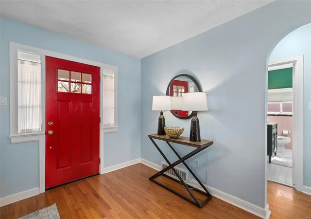 Photo 4 of Single Family Residence at 1407 Grant Rd, Saint Louis, MO 63119 | MLS# MIS25007678 | | Sold on 2025-04-15