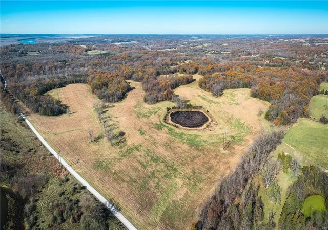 Photo 4 of Farm at 12555 W Old Rocheport Rd, Rocheport, MO 65279 | MLS# MIS25007739 |  | Sold on 2025-05-23