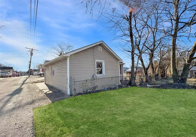 Photo 1 of Single Family Residence at 3967 Eichelberger St, Saint Louis, MO 63116 | MLS# MIS25007812 | | Sold on 2025-05-23