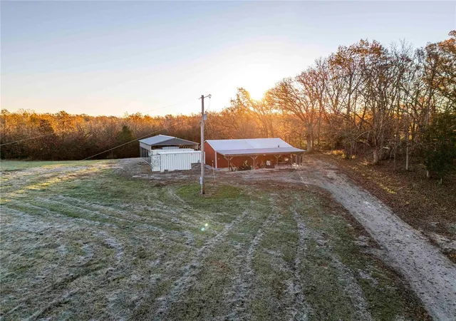 Photo 4 of Farm at 45 Angel Rd, Middletown, MO 63359 | MLS# MIS25007845 | | Sold on 2025-03-20
