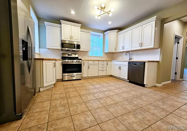 Photo 4 of Multi Family at 3801 Potomac St, Saint Louis, MO 63116 | MLS# MIS25007866 | | Sold on 2025-09-11
