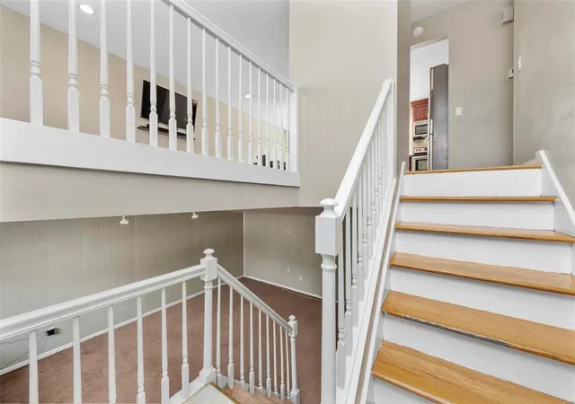 Photo 1 of Single Family Residence at 12124 Prestonpark Ln, Saint Louis, MO 63146 | MLS# MIS25007908 |  | Sold on 2025-04-18