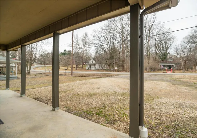 Photo 3 of Single Family Residence at 601 S Prairie St, Bloomfield, MO 63825 | MLS# MIS25007939 |  | Sold on 2025-05-06