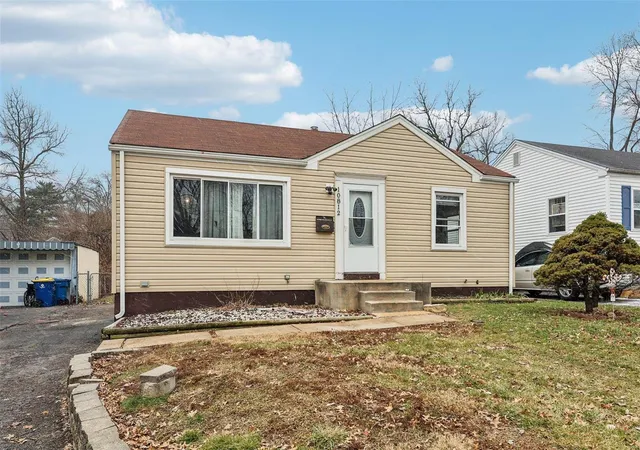 Photo 3 of Single Family Residence at 10812 Saint Francis Ln, Saint Ann, MO 63074 | MLS# MIS25007970 | | Sold on 2025-04-16